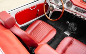 Immagine 22/43 di Alfa Romeo Giulia 1600 Spider (1964)