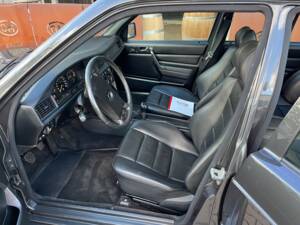 Image 12/21 of Mercedes-Benz 190 E 2.3-16 (1987)