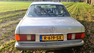 Image 5/18 de Mercedes-Benz 420 SEL (1987)