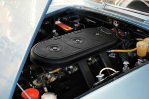 Image 45/50 of Ferrari 330 GT 2+2 (1964)