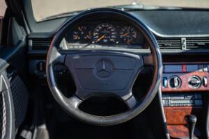 Bild 30/42 von Mercedes-Benz E 200 (1997)