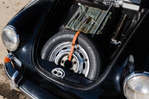 Image 37/48 of Porsche 356 C 1600 (1964)