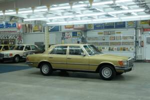Image 15/50 de Mercedes-Benz 280 SE (1975)