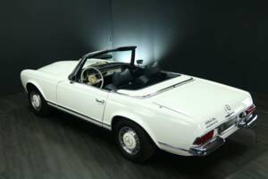 Immagine 40/50 di Mercedes-Benz 280 SL (1968)