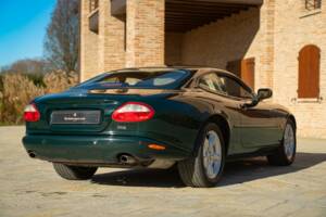 Obraz 6/50 pojazdu Jaguar XK8 4.0 (1998)