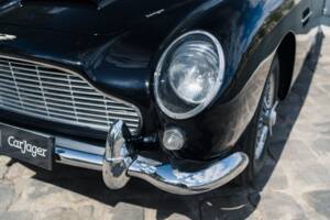 Afbeelding 12/75 van Aston Martin DB 5 Volante (1964)