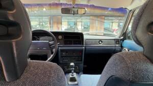 Bild 21/43 von Volvo 240 (1989)