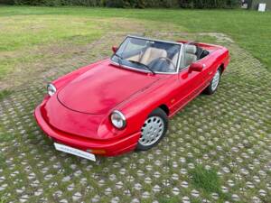 Bild 22/23 von Alfa Romeo 2.0 Spider (1991)