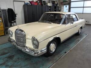 Image 35/50 of Mercedes-Benz 300 SE (1967)
