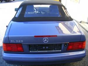 Immagine 26/39 di Mercedes-Benz SL 320 (1997)