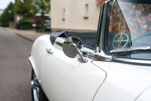 Image 11/21 de Jaguar E-Type V12 (1973)