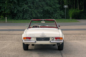 Image 15/60 of Mercedes-Benz 230 SL (1967)