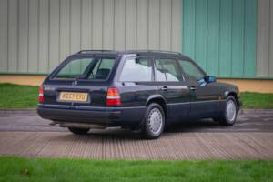 Bild 6/26 von Mercedes-Benz 300 TE (1992)
