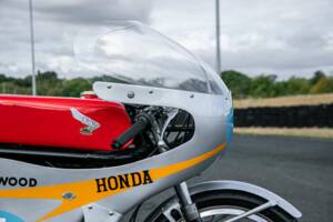 Bild 11/50 von Honda RC 173 (1966)