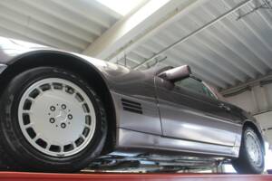 Image 7/50 of Mercedes-Benz 500 SL (1990)