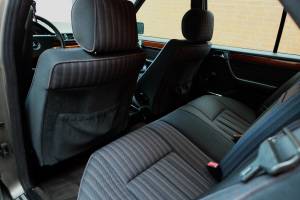 Bild 21/73 von Mercedes-Benz 230 E (1991)