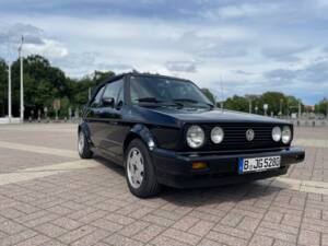 Afbeelding 3/75 van Volkswagen Golf I Cabrio 1.8 (1991)