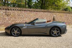 Bild 14/50 von Ferrari California (2010)