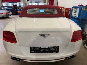 Image 8/20 of Bentley Continental GTC V8 (2012)