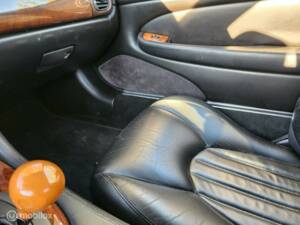Bild 25/35 von Jaguar XKR (1998)