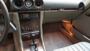 Afbeelding 11/17 van Mercedes-Benz 560 SL (1987)