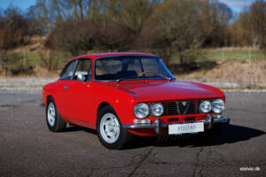 Image 6/43 of Alfa Romeo 2000 GT Veloce (1972)