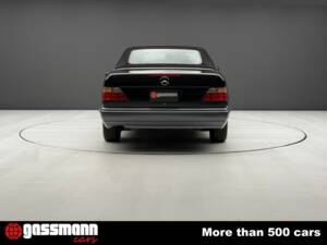 Imagen 10/15 de Mercedes-Benz E 320 (1995)