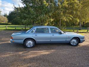 Immagine 13/21 di Jaguar XJ 6 4.0 Sovereign (1996)