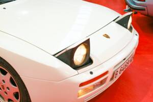 Image 40/45 of Porsche 944 S2 (1989)