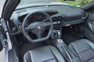 Bild 9/17 von Porsche 911 Carrera 4 (2004)