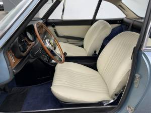 Imagen 8/25 de Ferrari 330 GTC (1967)