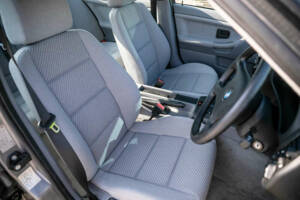 Image 28/50 of BMW 325i (1991)