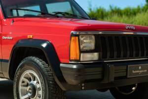 Image 28/50 de Jeep Cherokee 2.8L V6 (1985)