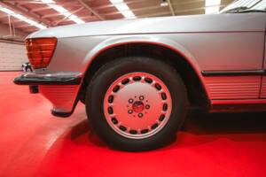 Afbeelding 13/14 van Mercedes-Benz 420 SL (1987)