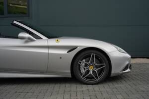 Bild 24/50 von Ferrari California T (2015)