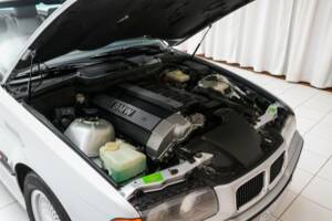 Imagen 16/28 de BMW 325i (1994)