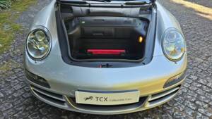 Image 17/37 de Porsche 911 Carrera (2004)