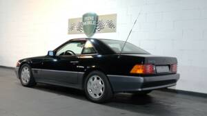Image 19/26 of Mercedes-Benz 500 SL (1991)