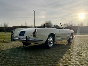 Image 5/33 of Alfa Romeo 2000 Spider (1960)