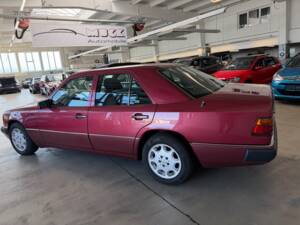 Image 5/21 of Mercedes-Benz 230 E (1992)