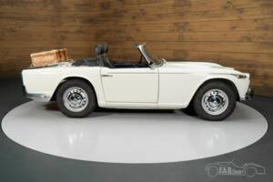 Image 12/19 of Triumph TR 4A IRS (1966)