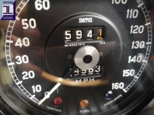 Image 30/51 de Jaguar E-Type (1970)