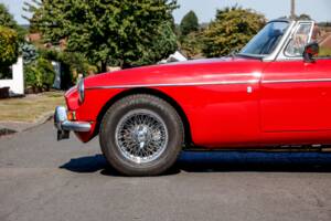 Image 14/41 de MG MGB (1972)