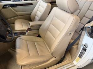 Bild 15/34 von Mercedes-Benz E 320 (1996)