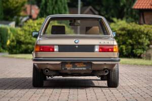 Image 16/76 of BMW 323i (1982)