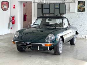 Image 1/68 of Alfa Romeo 2000 Spider Veloce (1977)