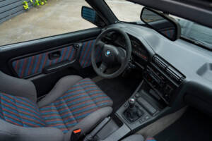 Image 16/37 of BMW M3 Sport Evo (1990)