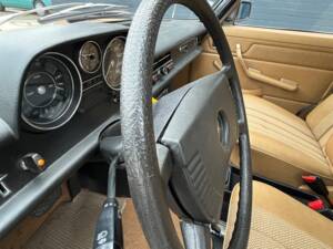 Imagen 30/81 de Mercedes-Benz 240 D 3,0 (1976)