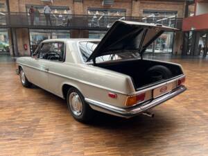 Image 25/41 de Mercedes-Benz 250 C (1970)