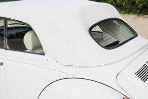 Image 16/50 of Volkswagen Käfer 1303 &quot;Champagne Edition&quot; (1977)